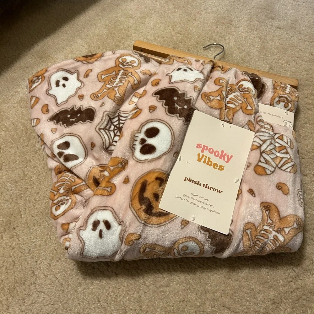 Spooky Vibes Halloween Plush throw
